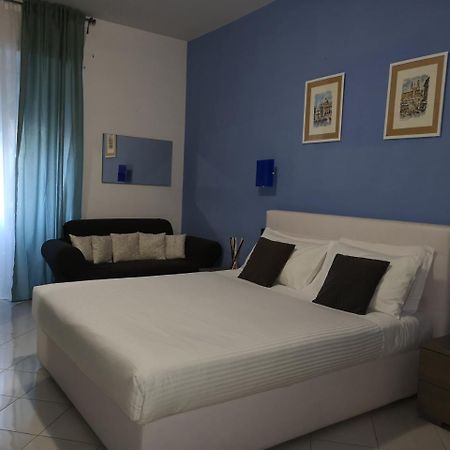 Suites Holiday Rooms Roma Esterno foto