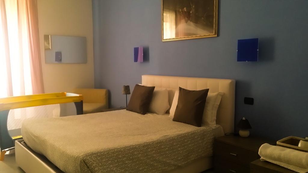 Suites Holiday Rooms Roma Esterno foto