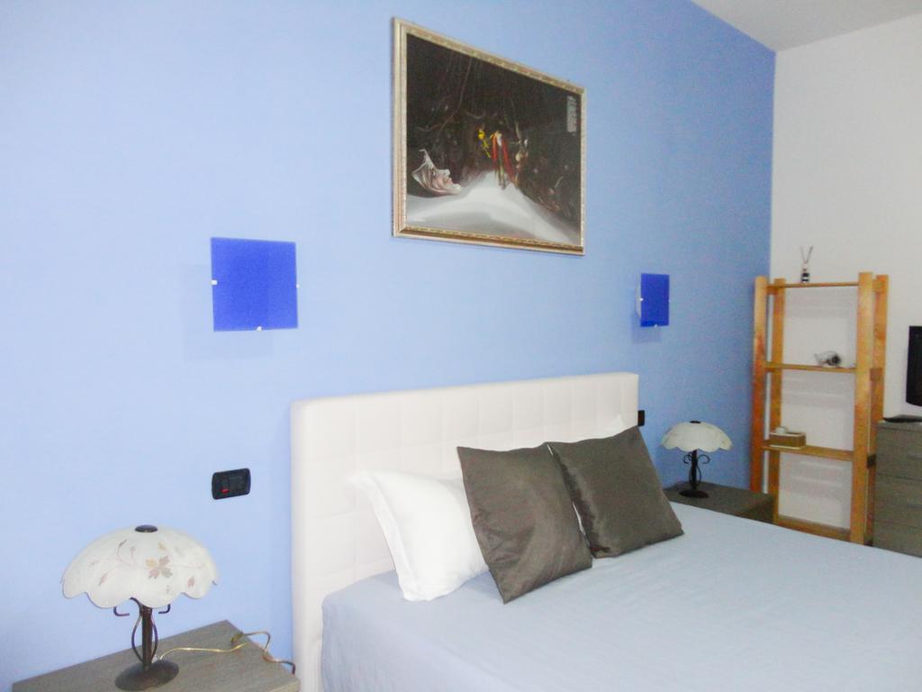 Suites Holiday Rooms Roma Esterno foto