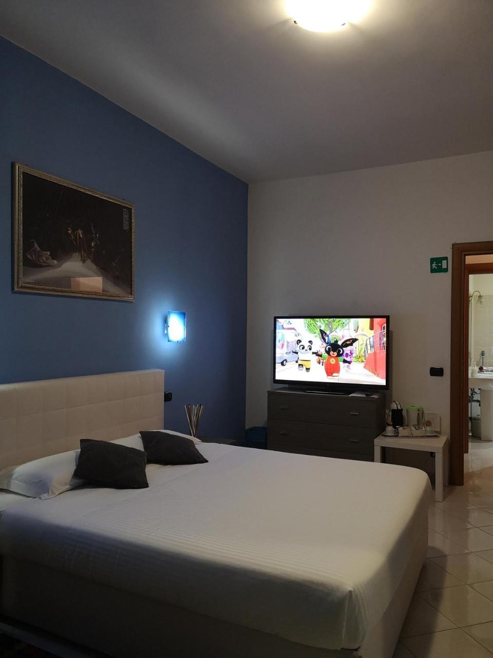 Suites Holiday Rooms Roma Esterno foto