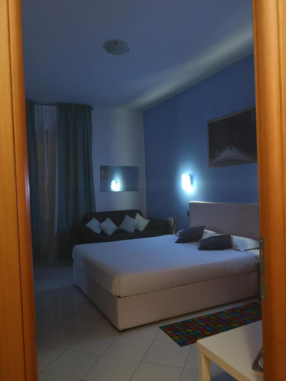 Suites Holiday Rooms Roma Esterno foto