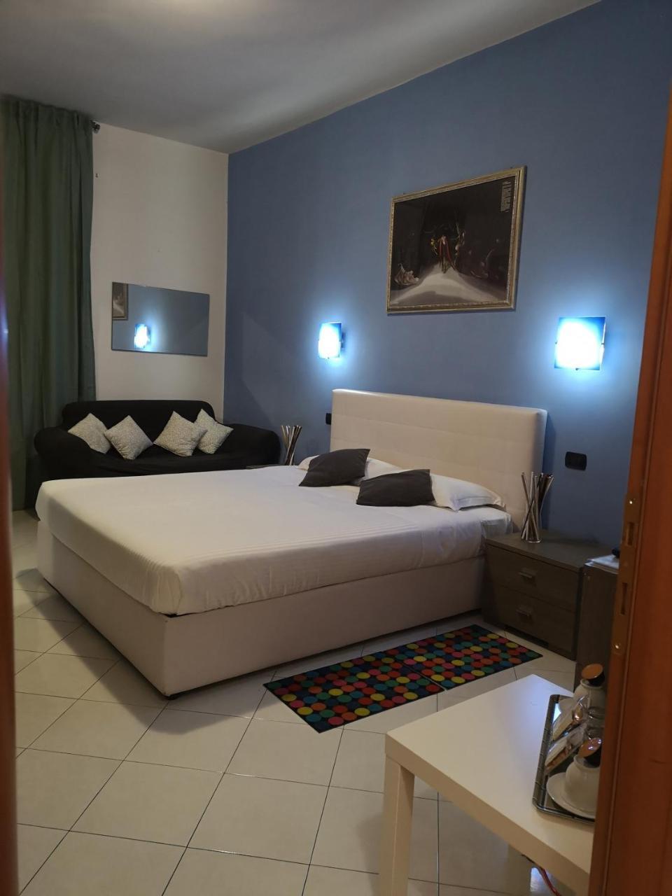 Suites Holiday Rooms Roma Esterno foto