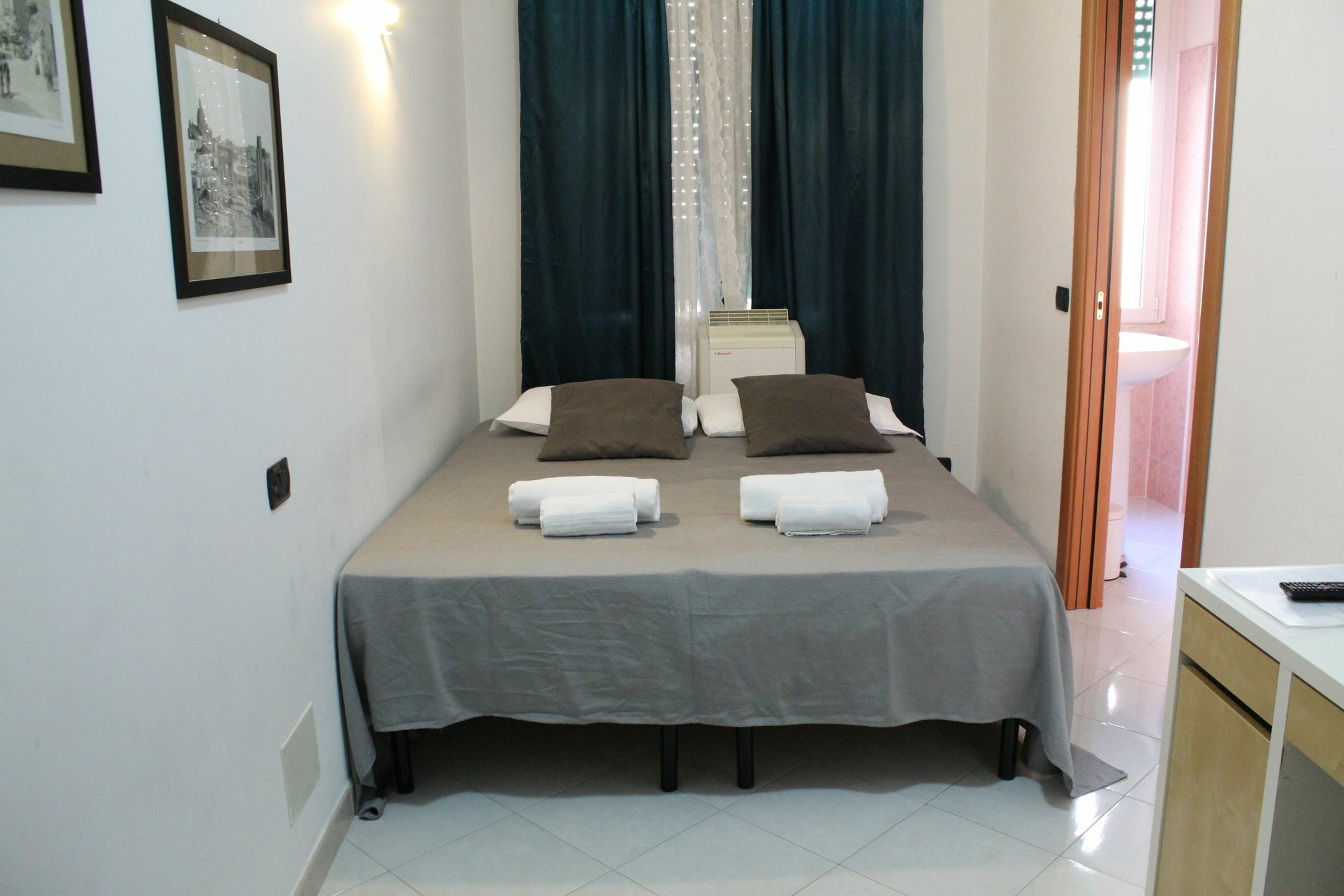 Suites Holiday Rooms Roma Esterno foto